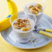 Dessert ai semi di chia con cocco e banane al forno