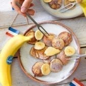 Poffertjes (mini pancake) all’uovo olandesi con banana Chiquita e farina di grano saraceno