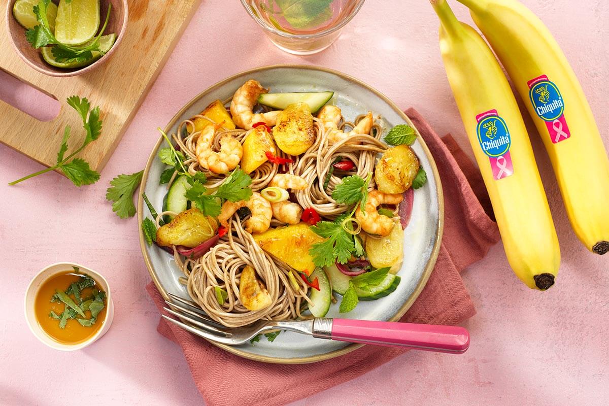 Noodles saltati con gamberi e banana Chiquita