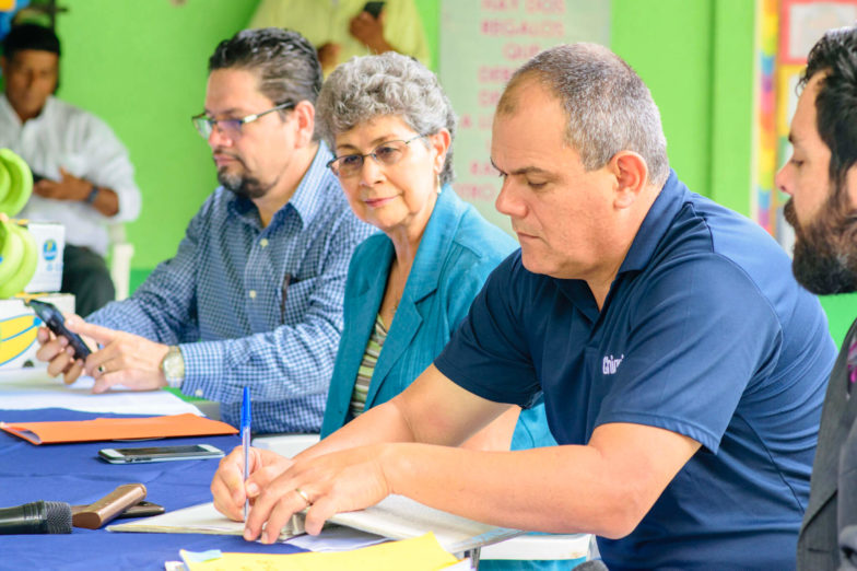 Chiquita dona i terreni delle scuole al Ministero dell'Istruzione della Costa Rica