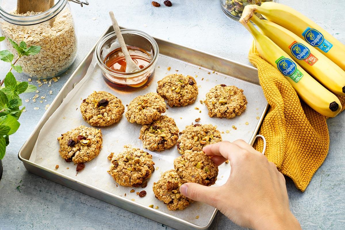 Biscotti rustici di farina d’avena con banana Chiquita e mirtillo