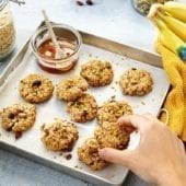 Biscotti rustici di farina d’avena con banana Chiquita e mirtillo