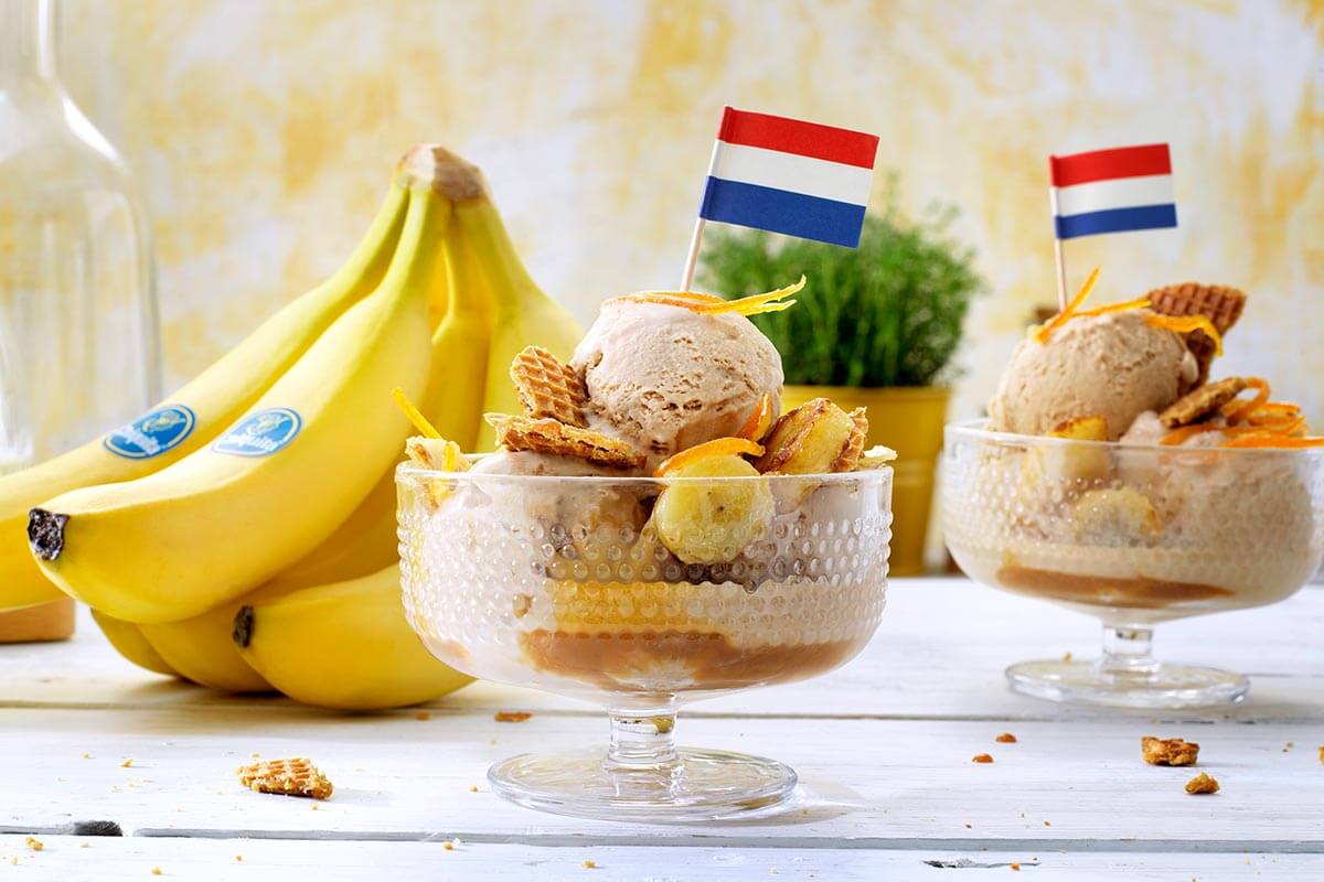 Gelato alla cannella con banana Chiquita e stroopwafel olandese croccante