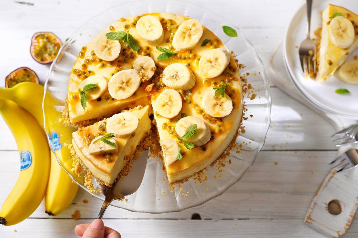 Cheesecake con banane Chiquita, frutto della passione e menta, facile da preparare