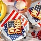 Tramezzino al burro di arachidi e confettura con banane Chiquita e mirtilli