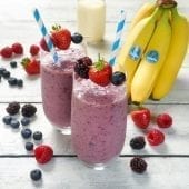 Smoothie veloce alle banane Chiquita e frutti di bosco