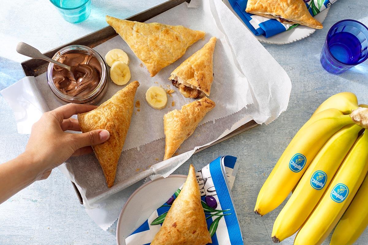 Calzone greco veloce alla banana Chiquita con noci e cioccolato