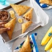 Calzone greco veloce alla banana Chiquita con noci e cioccolato