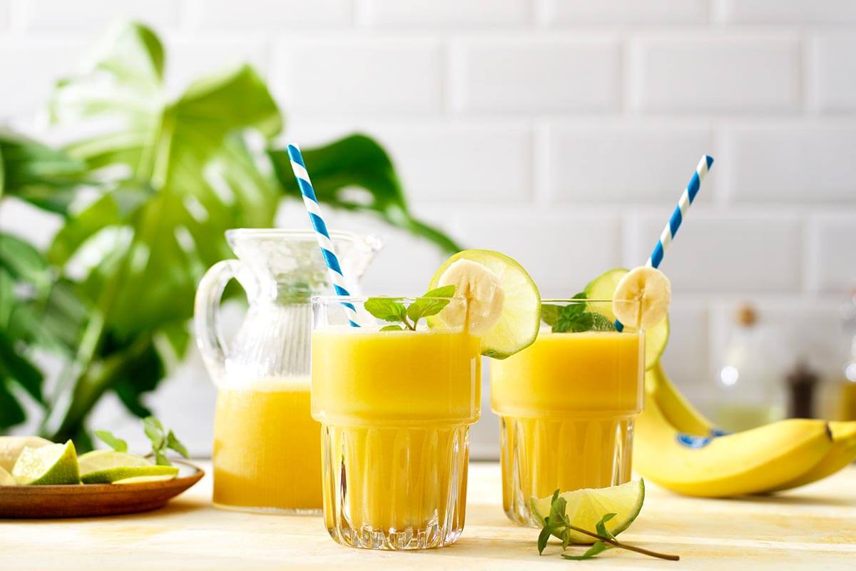 Frappè tropicale Banana Colada con acqua di cocco e banana Chiquita