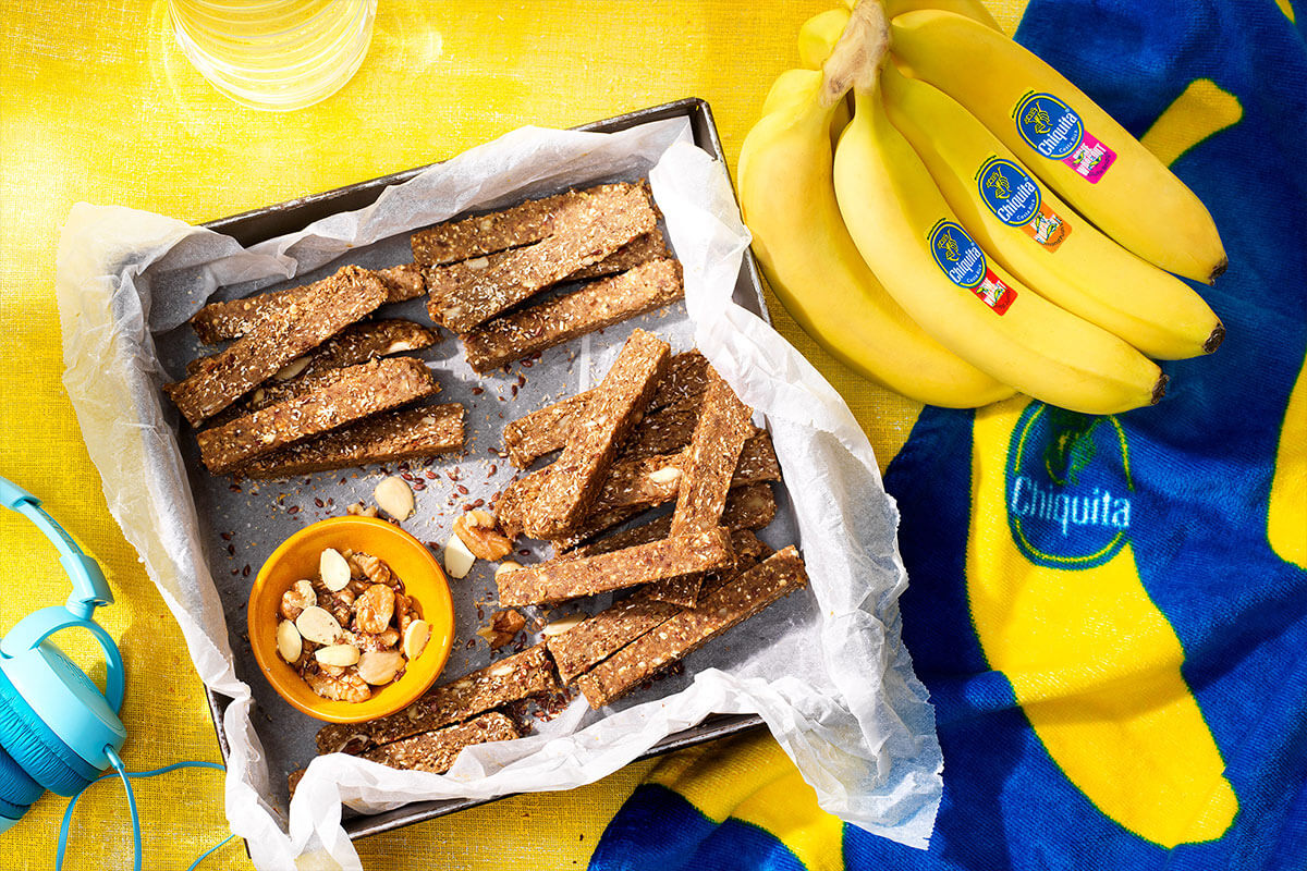 Barrette proteiche pre allenamento con frutta secca e banane Chiquita senza cottura