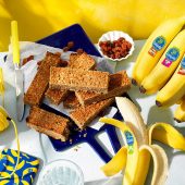 Barrette proteiche di banana bread con banane Chiquita