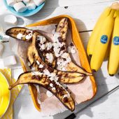 Banane Chiquita alla griglia, farcite con cioccolato e marshmallow