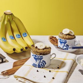 Biscotti in tazza con banana Chiquita e gocce di cioccolato