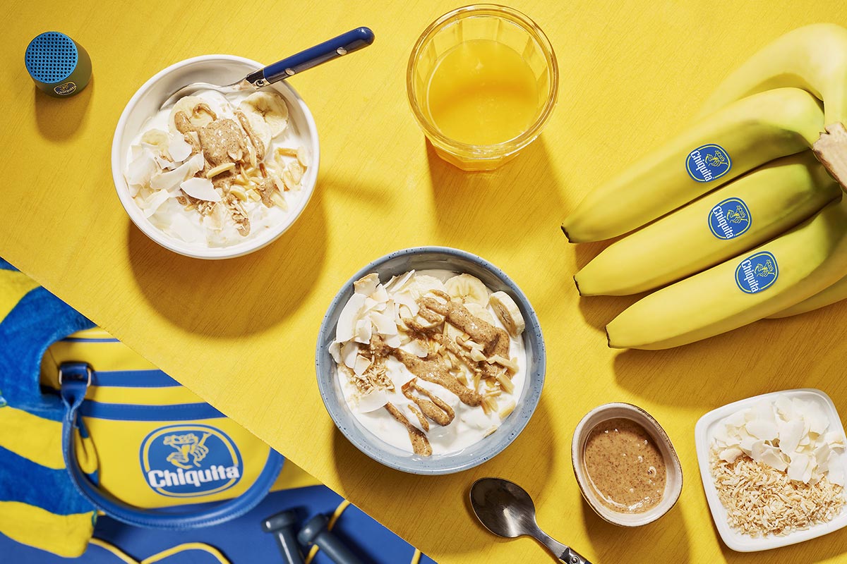 Spuntino energetico pre-allenamento a base di banane, cocco e burro di mandorle di Chiquita