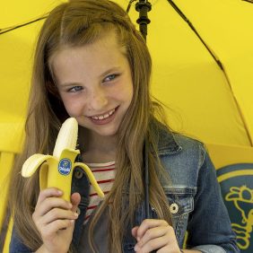 Chiquita dipinge il mondo di giallo  nell’ultima campagna “È naturale essere buoni”