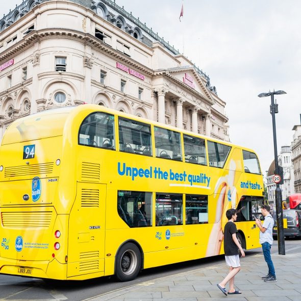 Gli autobus marchiati Chiquita sono tornati a Londra e sono elettrici!