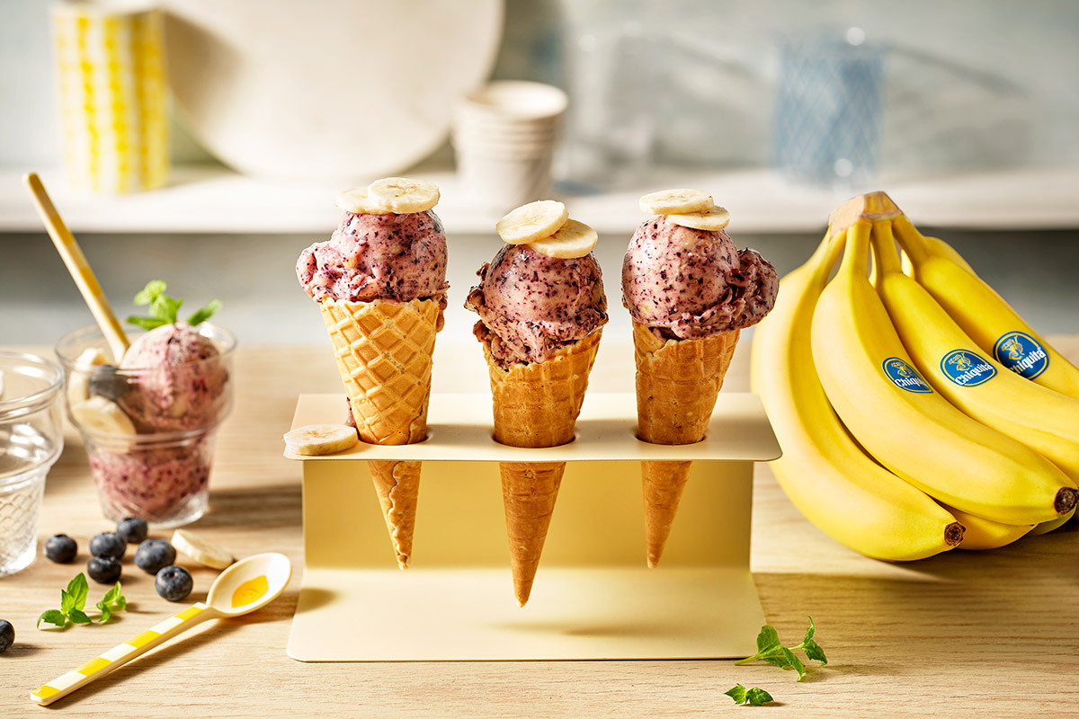 “Nice Cream” veloce con banane e mirtilli