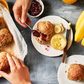 Il vero Banana Bread con datteri, senza zucchero e senza impasto, in una sola ciotola