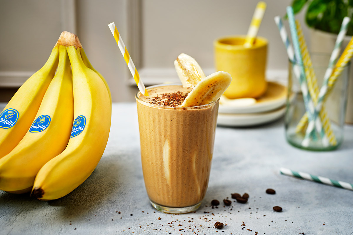 Frullato proteico al caffè con burro di arachidi e banana