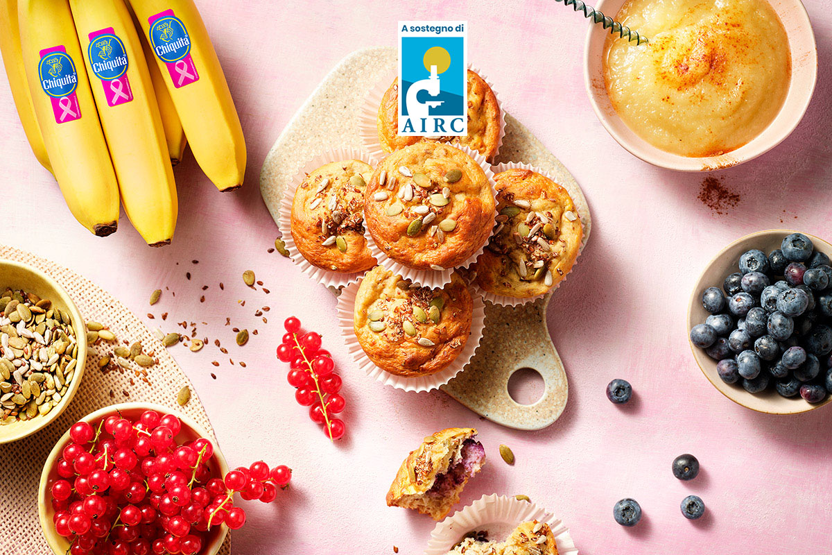 Muffin per la prima colazione con banane Chiquita e mirtilli