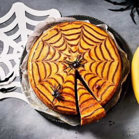 Cheesecake di banana e zucca con ragnatela al cioccolato
