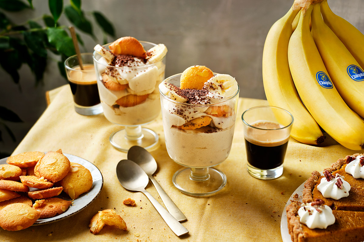 Classico budino di castagne alla banana con biscotti alla vaniglia e mandorle