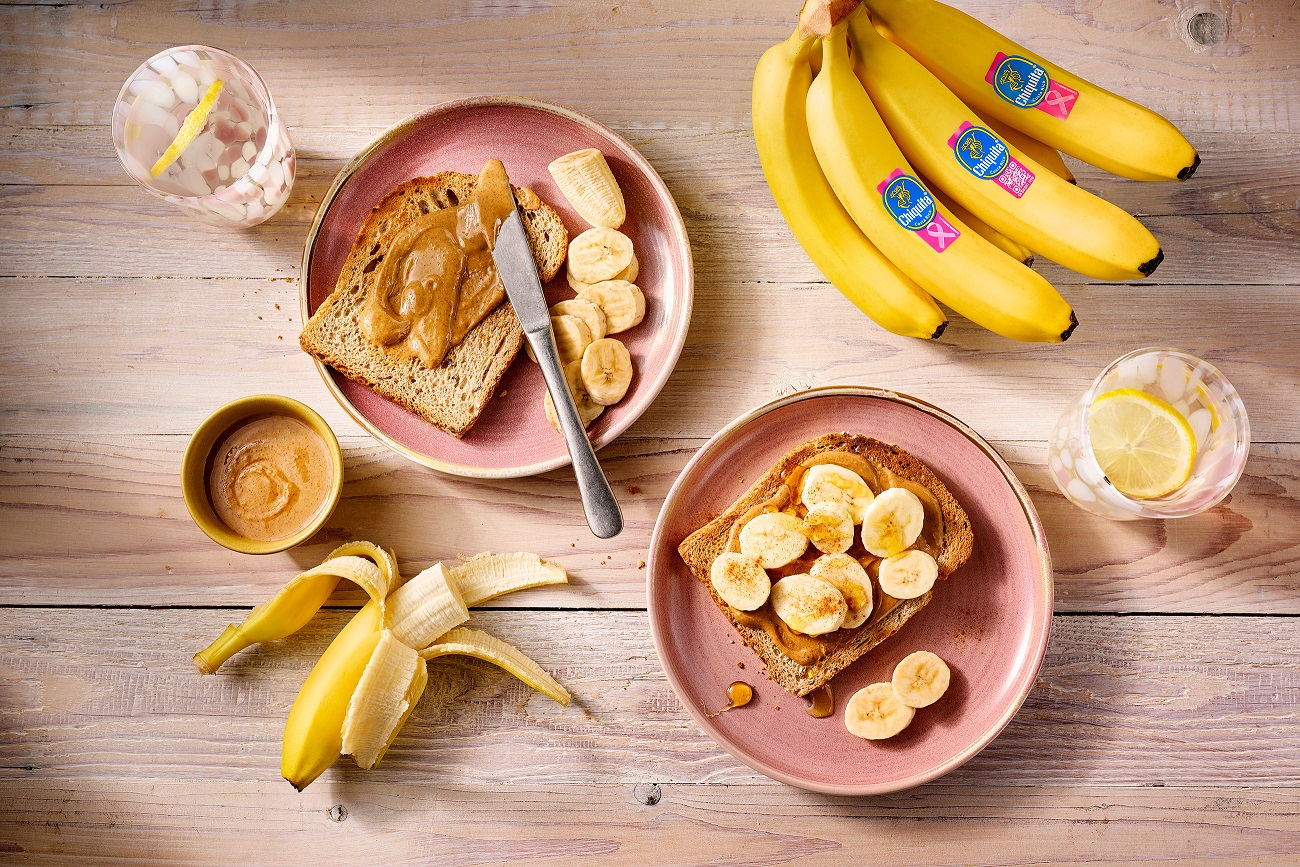 Toast integrale alla banana Chiquita e burro di mandorle