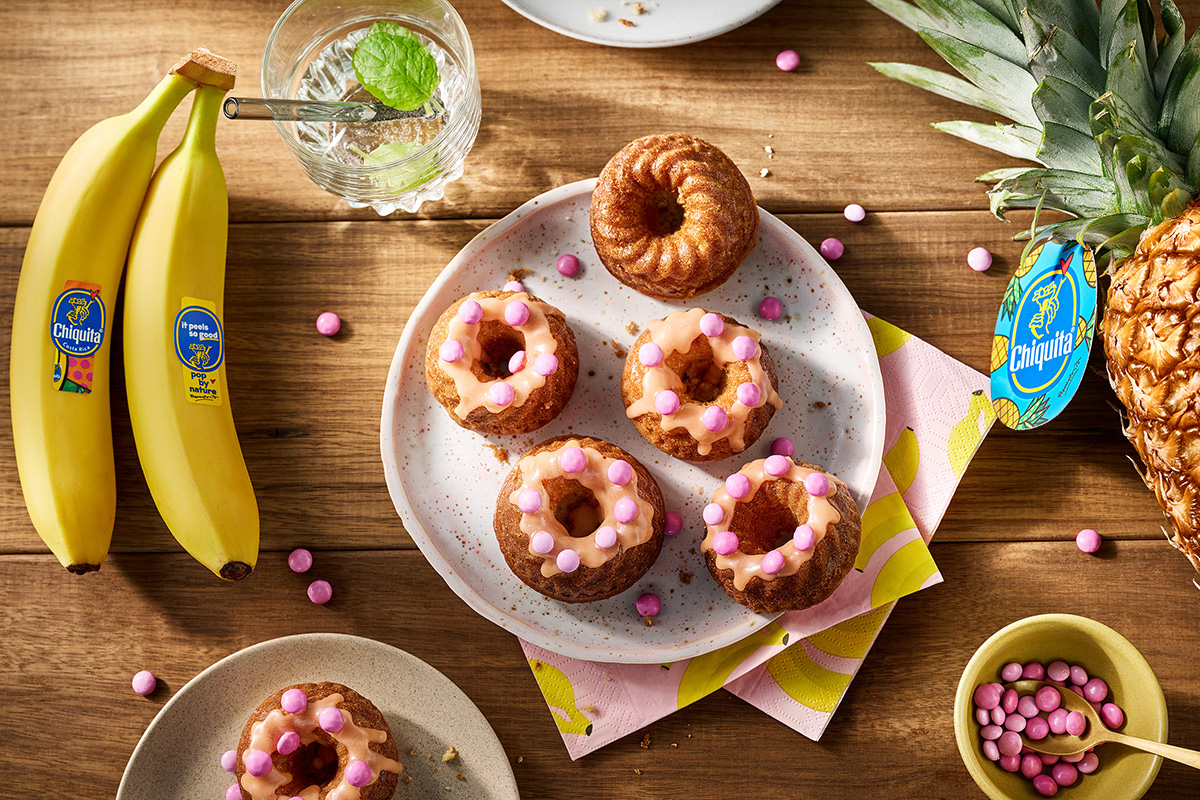 Mini ciambelle alla banana con vaniglia e ananas