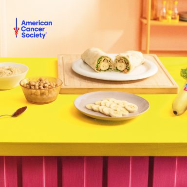 Wrap integrale con banana Chiquita, hummus e ceci croccanti